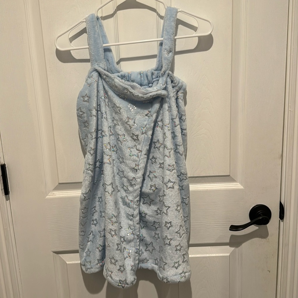 NWOT justice girls robe